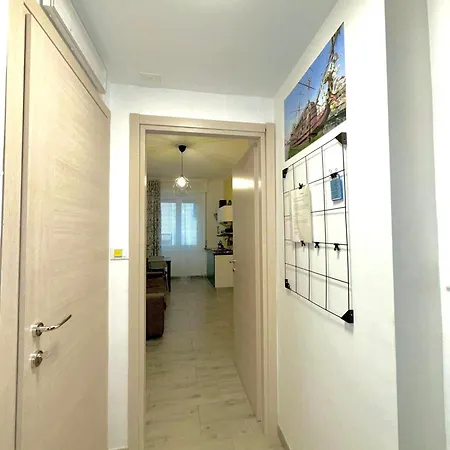 Neptune - Due Minuti Da Acquario